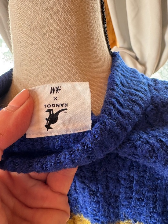 XS H&M Absolutely Adorable striped Knit Sweater in Blue, Black, Olive & Cream. - Picture 3 of 5